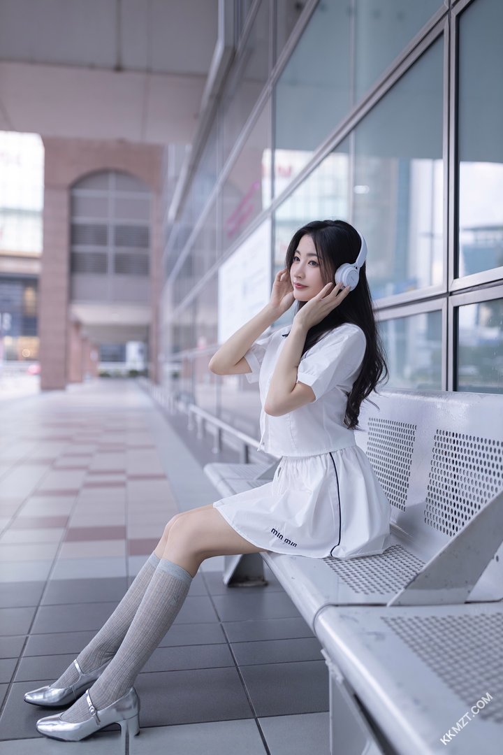 本以为是刺激的尾随，没想到遇到高端的猎人