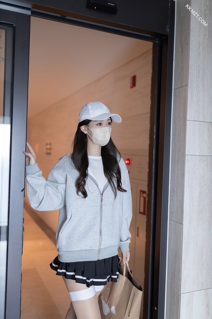穿成这样送外卖？原来她才是我的外卖