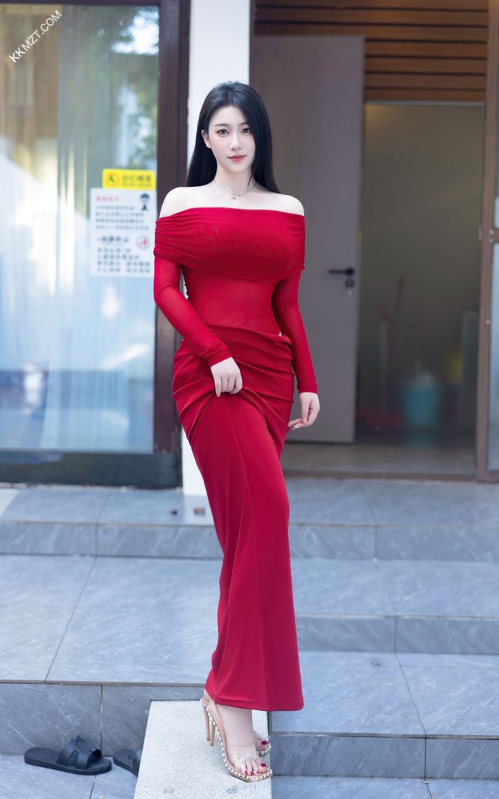 林昔予泳池诱惑：甜蜜陷阱之姐姐好湿