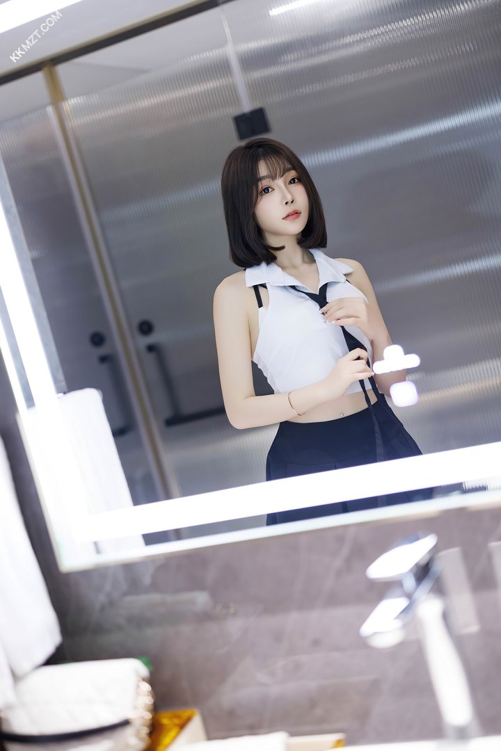 徐莉芝必撸精品，短裙美腿夹到你爽
