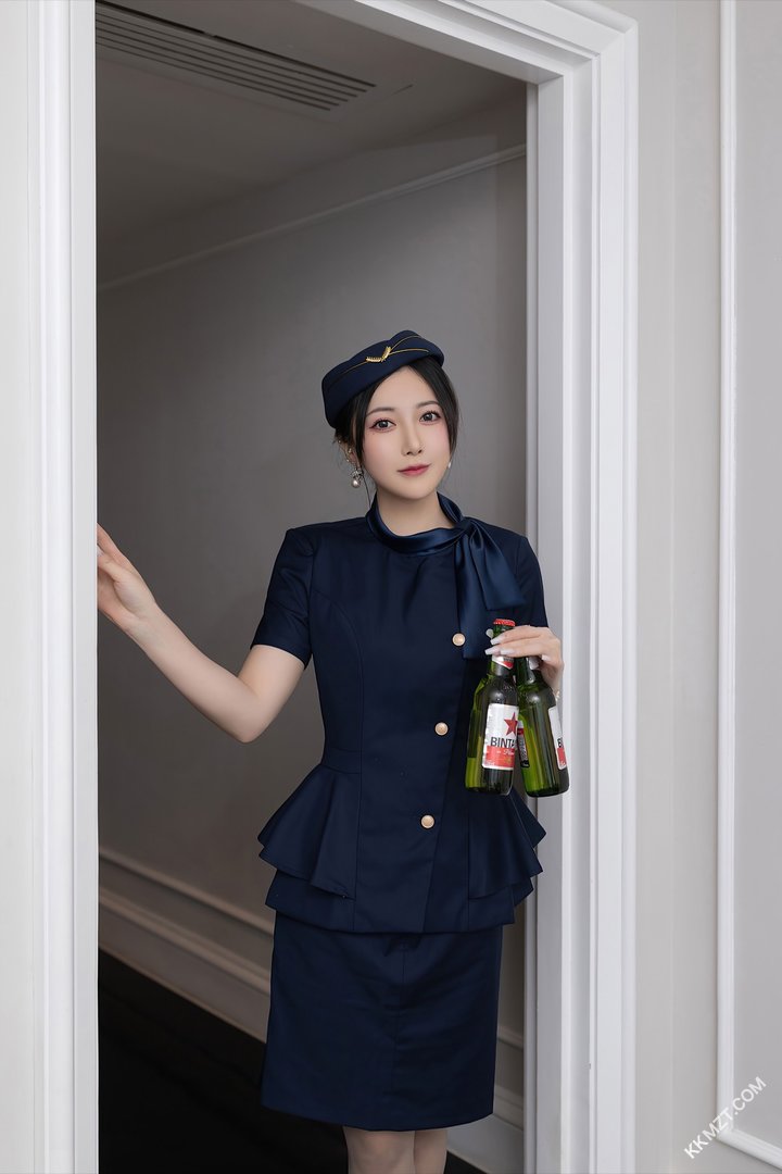 妹子你放开那酒瓶，想干嘛都冲我来