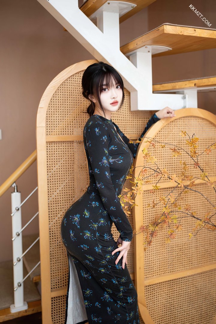 吃完饭在餐桌上干少妇，好有满足感