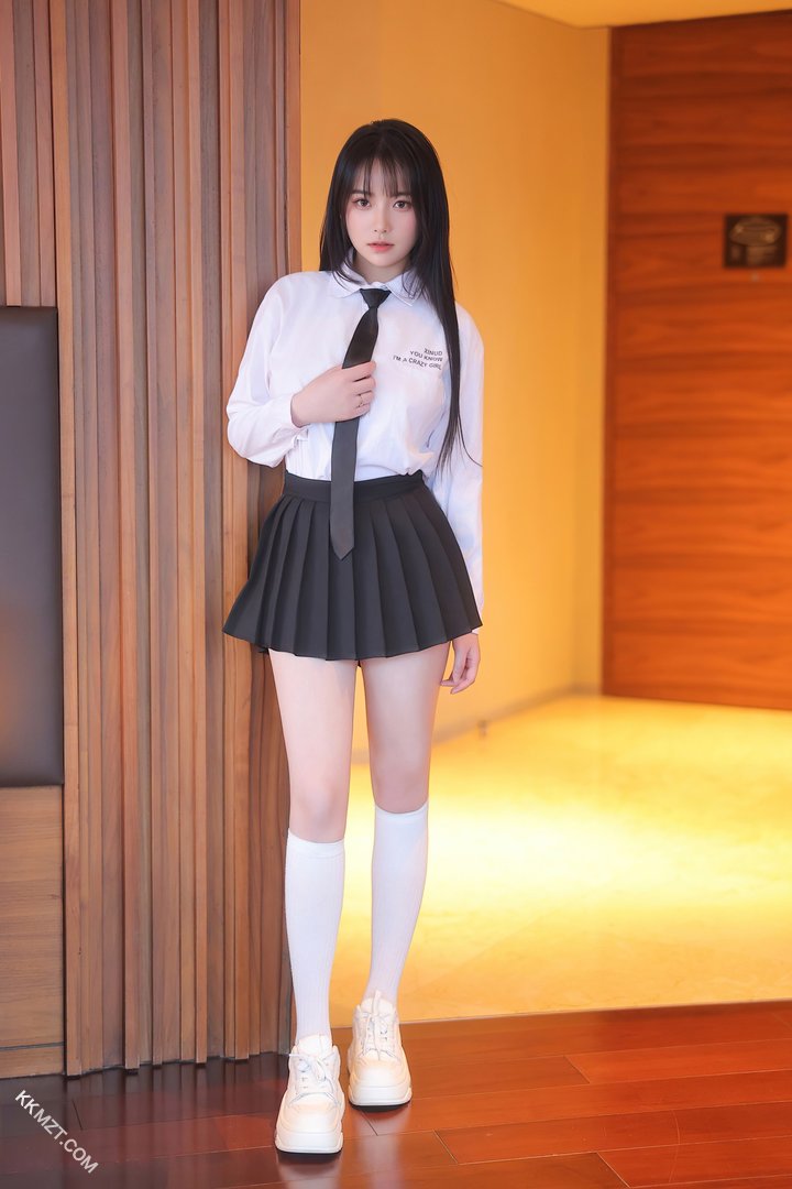 与可爱的巨乳妹子一起研究人生的意义