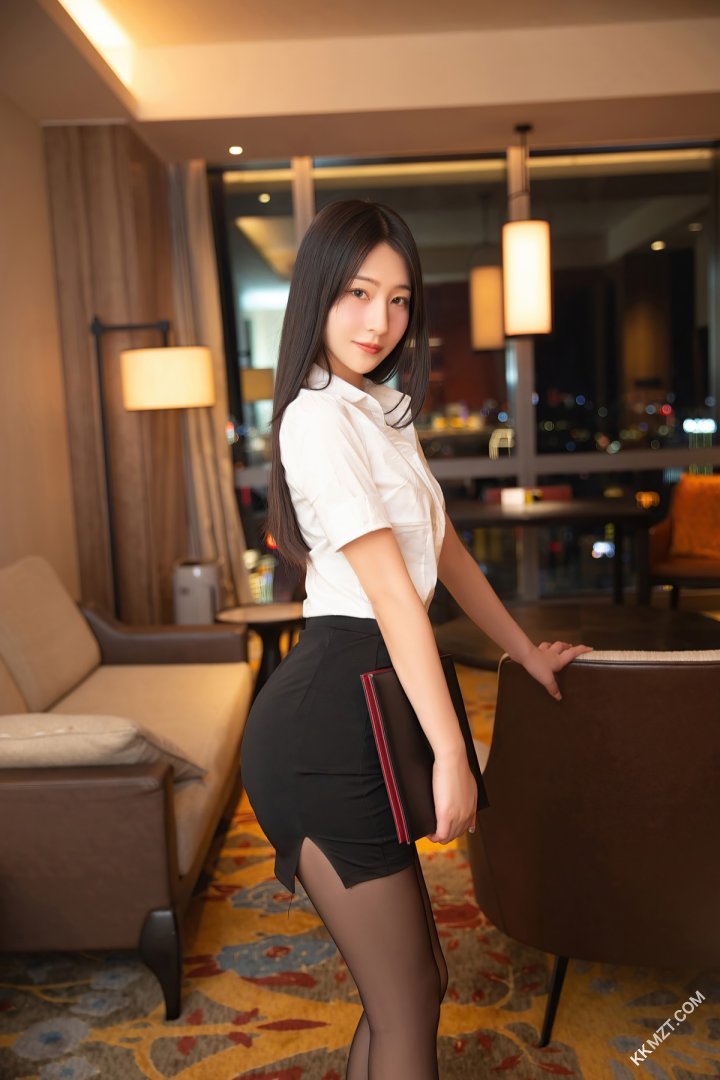 焰欲秘书征服王总，只用了一套豹纹内衣