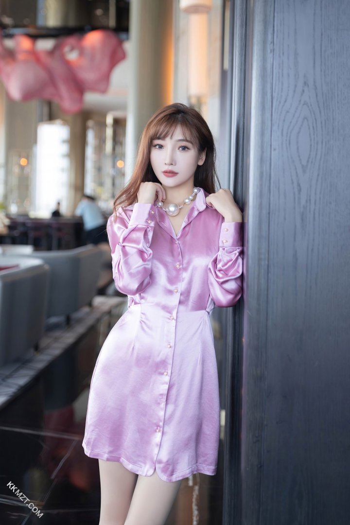 调教女人的小窍门：让她嘴里含吮个东西