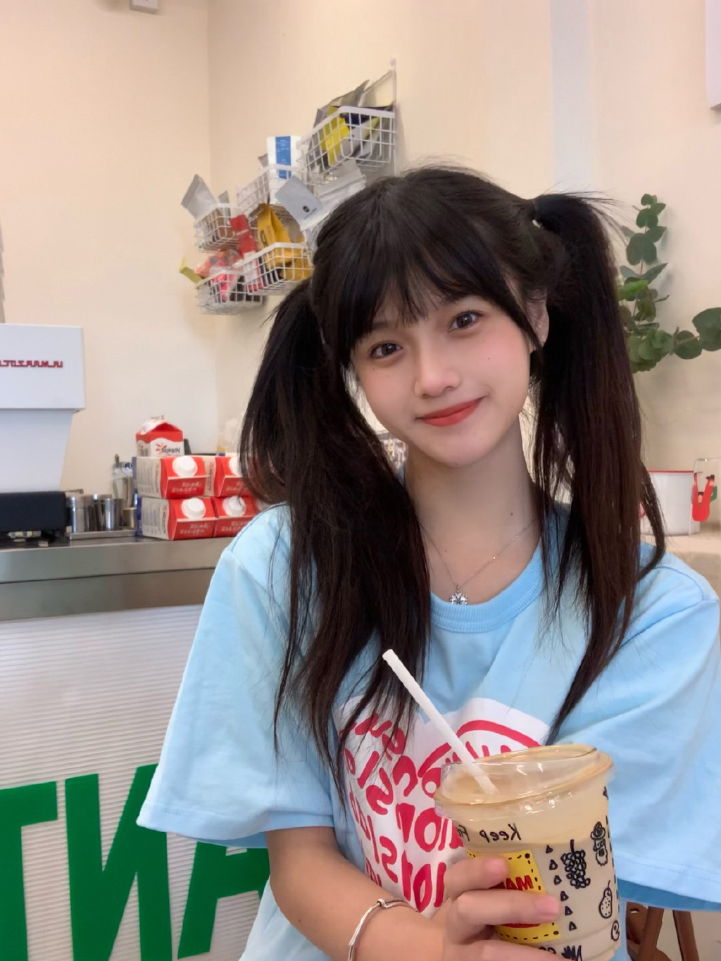 清纯美女推荐：@威威er