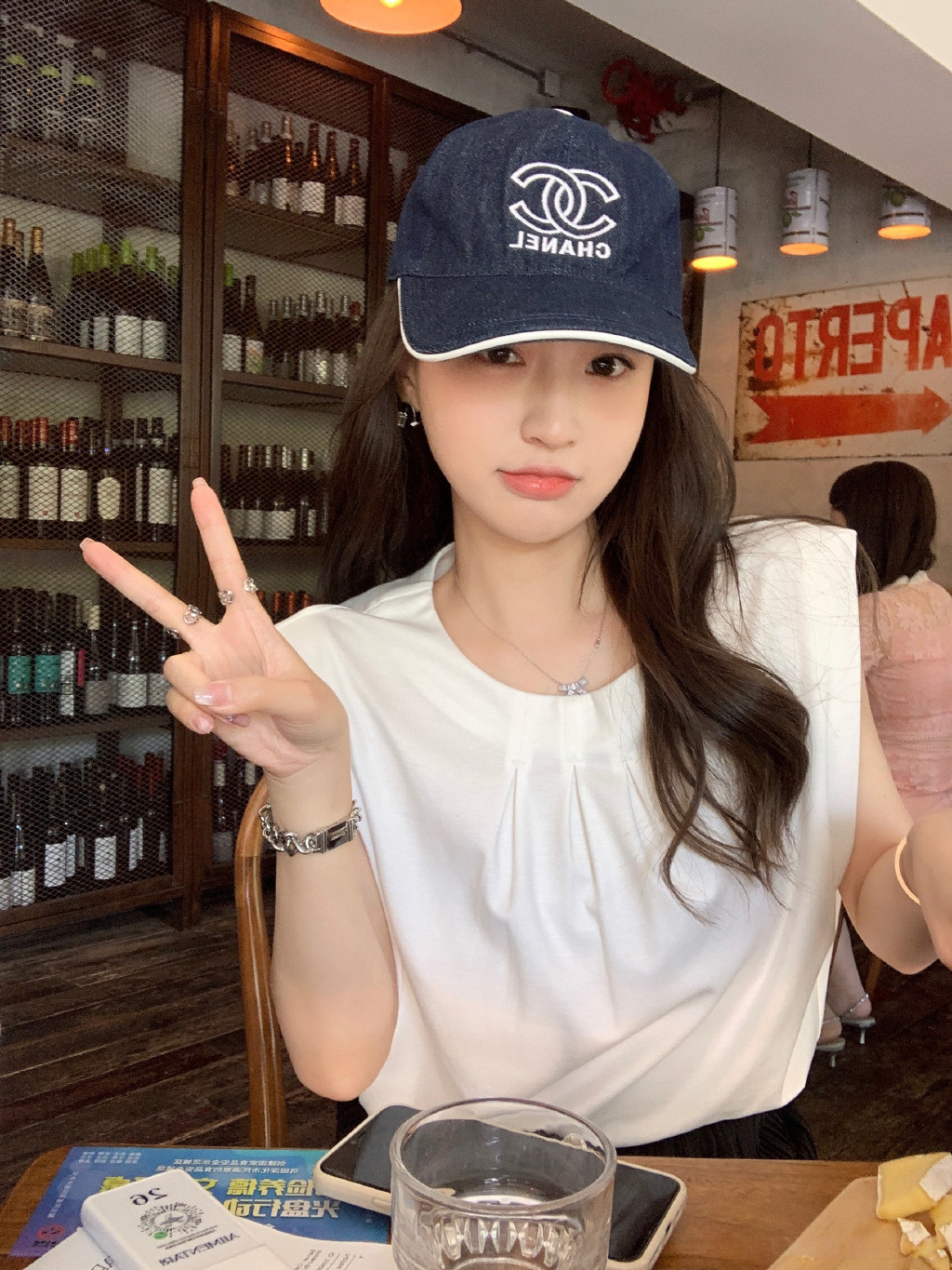高颜值美女私房自拍照图，清新养眼