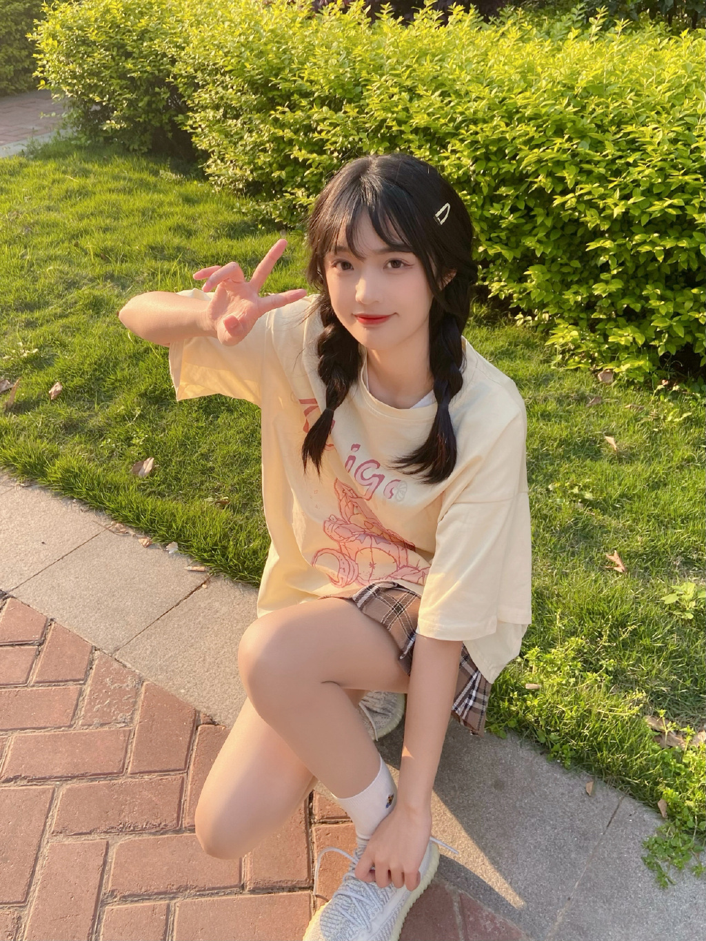 气质美女推荐：@ZealKee-