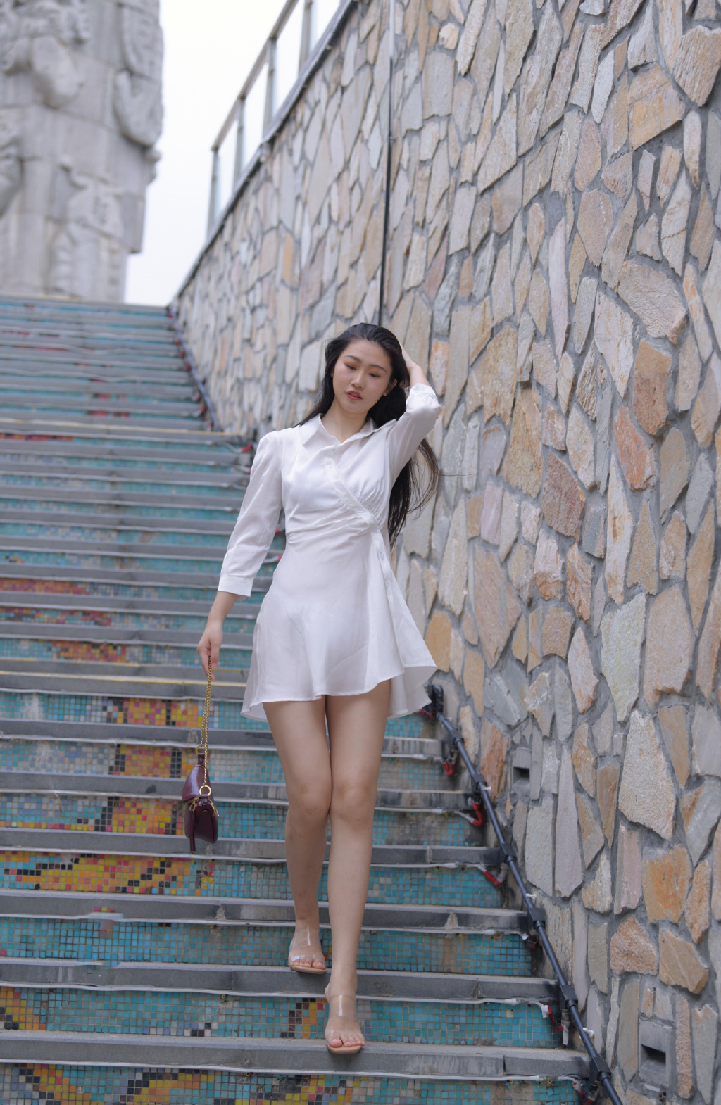 气质美女大长腿，越看越喜欢