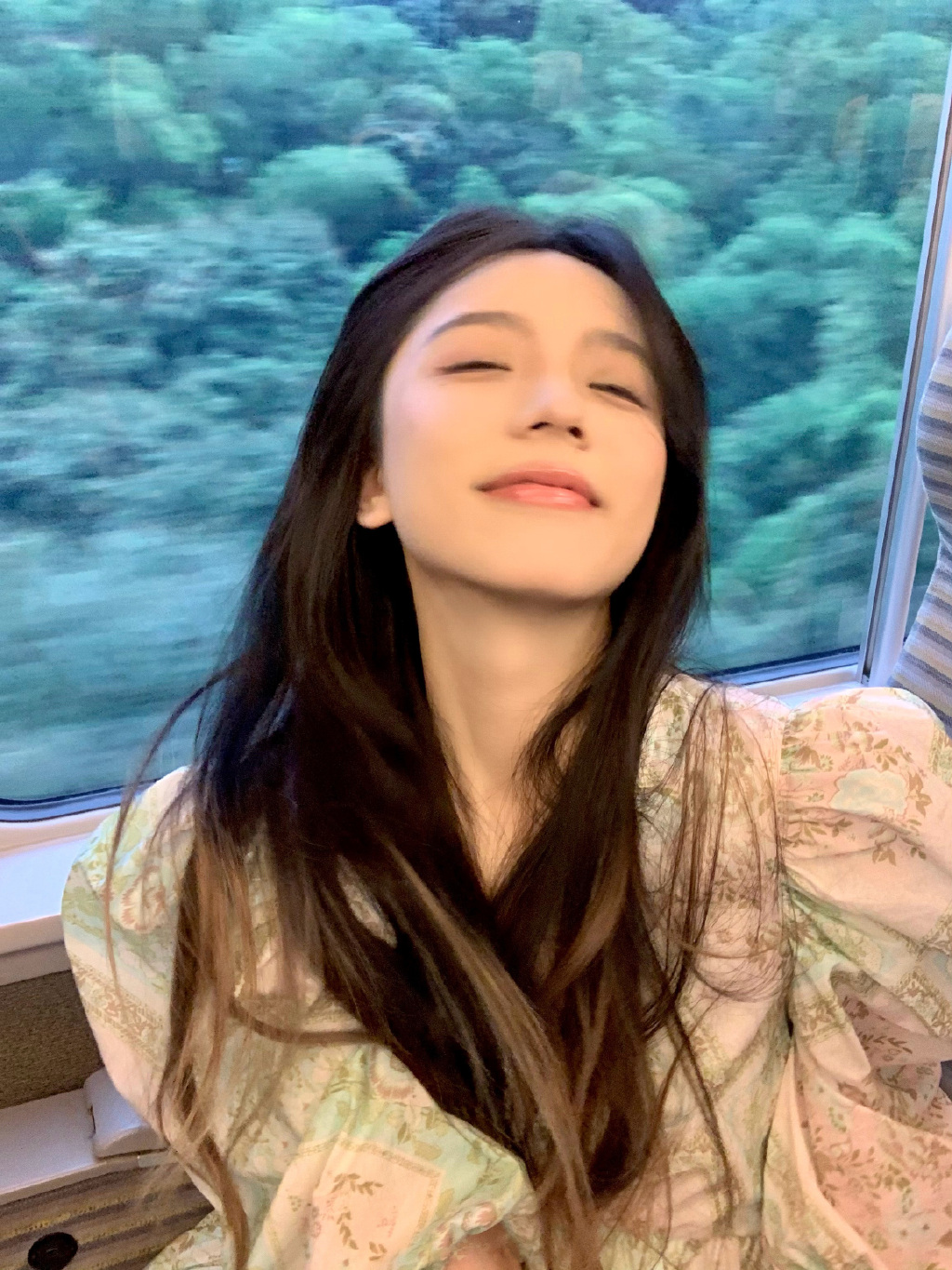 清新阳光小美人，笑容甜美元气十足