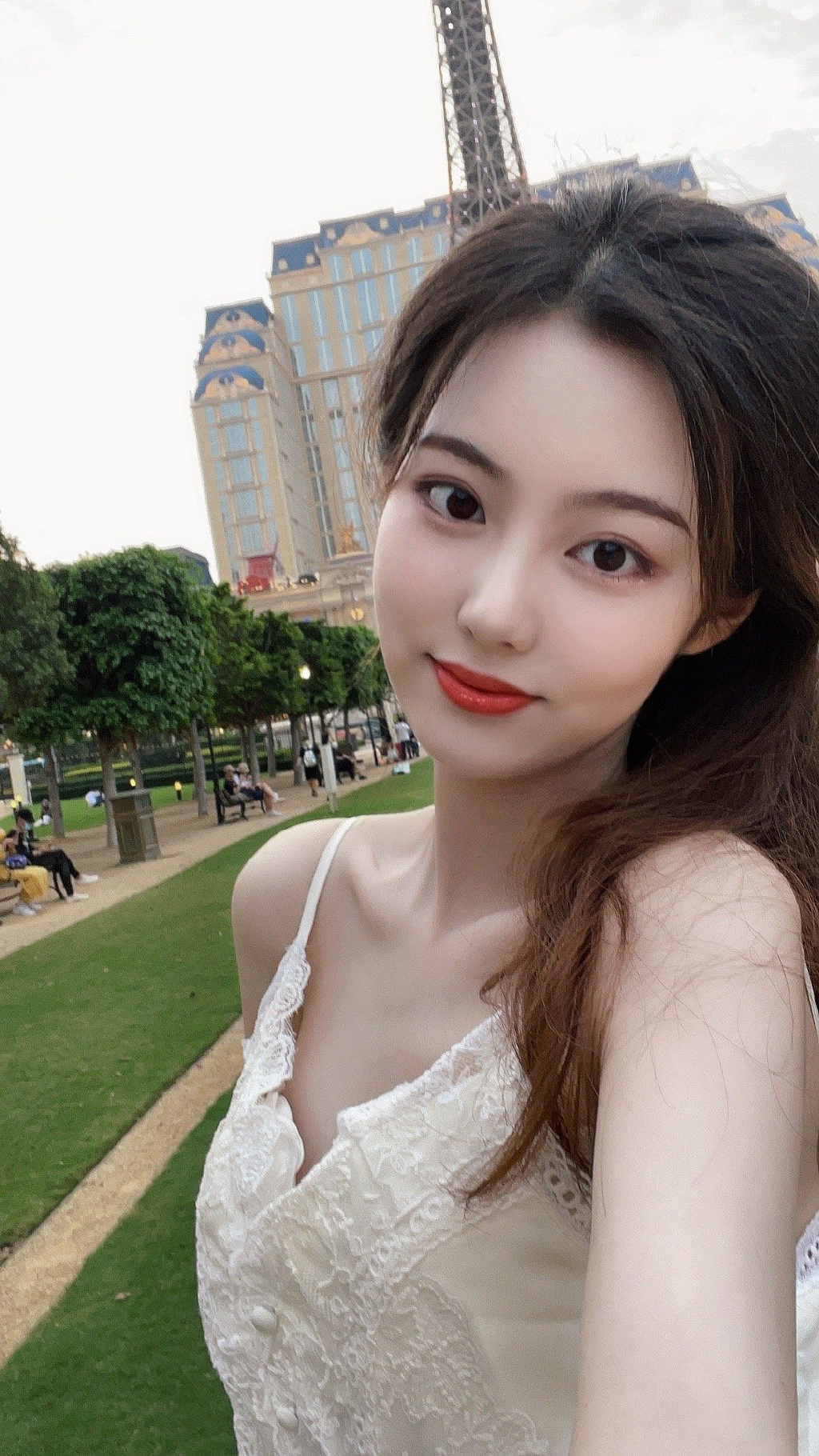 气质美女推荐：@仪仪er_