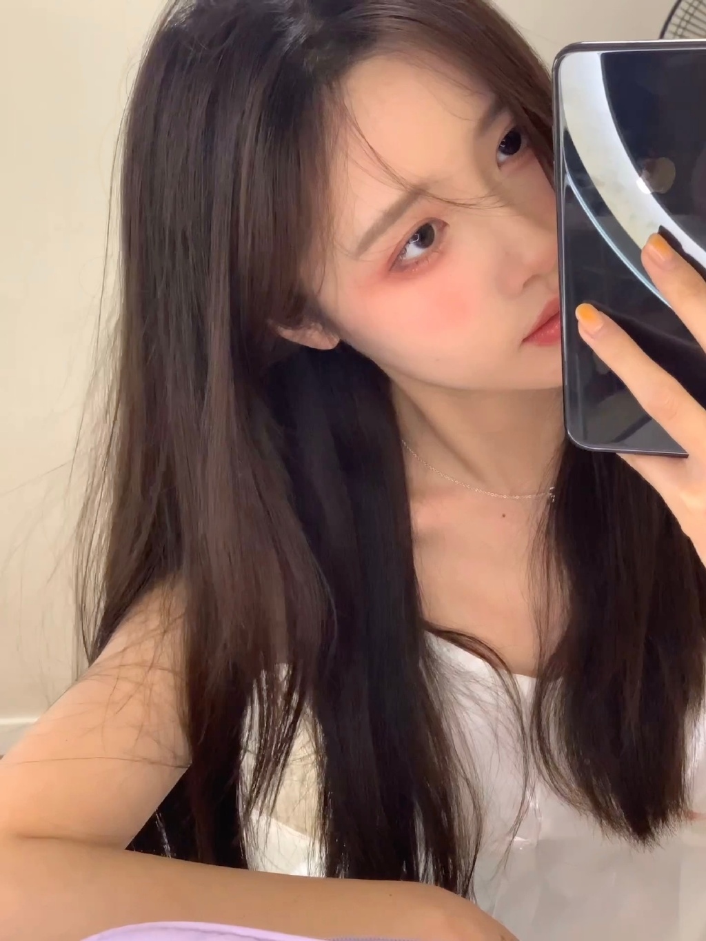 超可爱正妹好迷人，招牌甜美笑容魅力满分