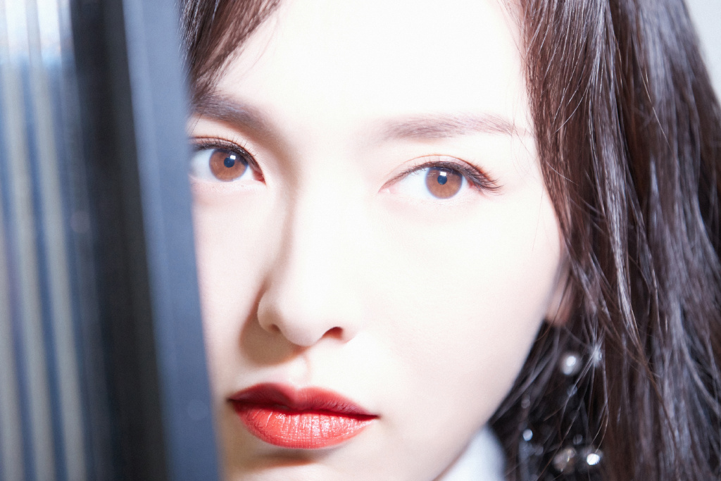 嘉人女性影响力之夜 唐嫣美翻了