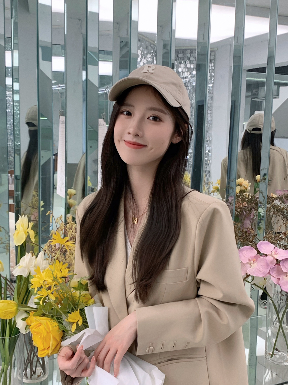 酒窝女神梨涡允允，笑起来有挡不住的魅力