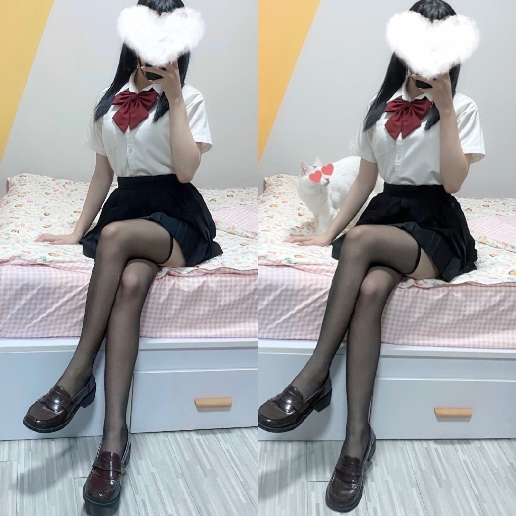 JK自拍，黑丝美腿看得不淡定