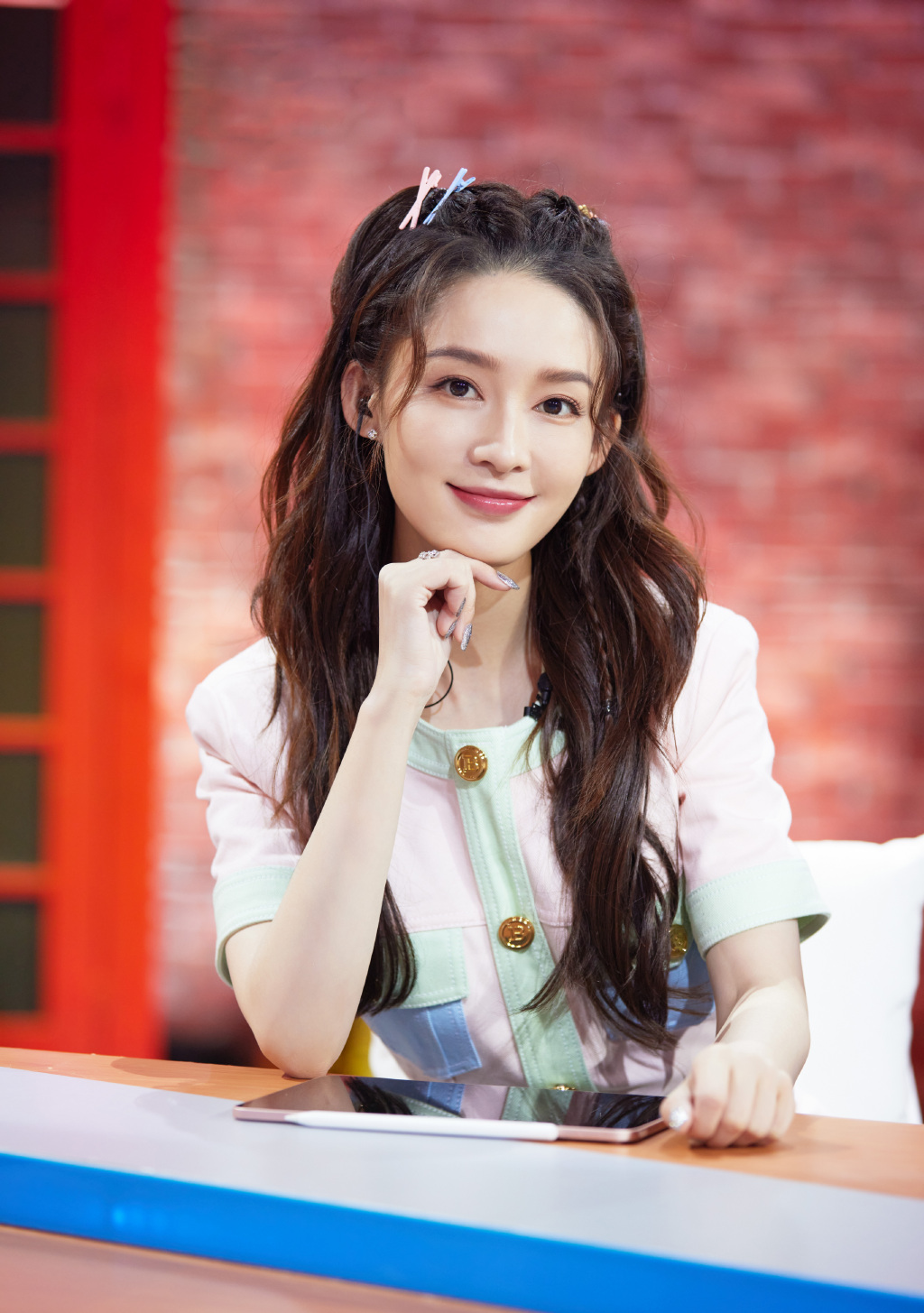 李沁你这么甜，一定是住在蜜罐里的小精灵吧