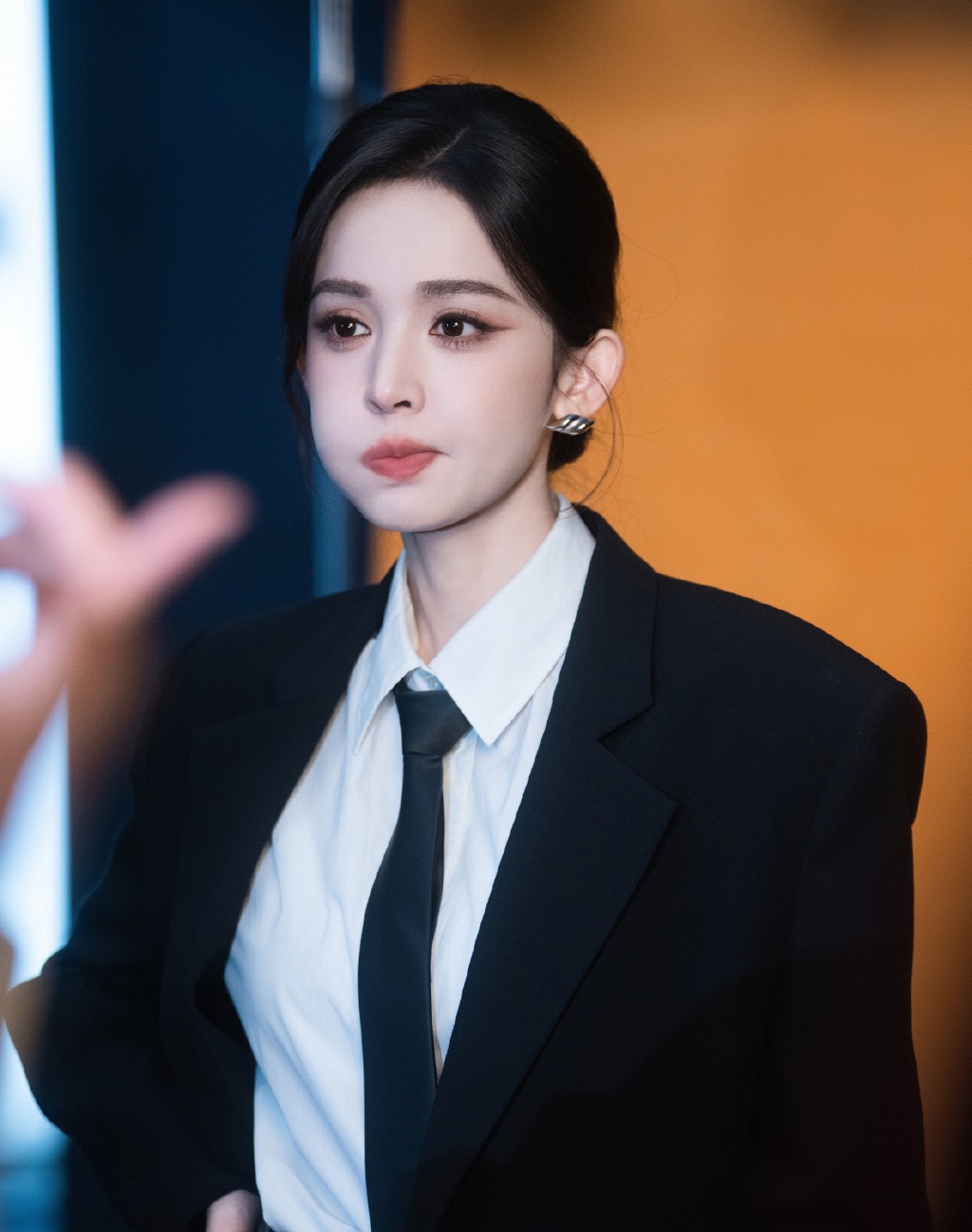 美神娜扎黑西装好A啊