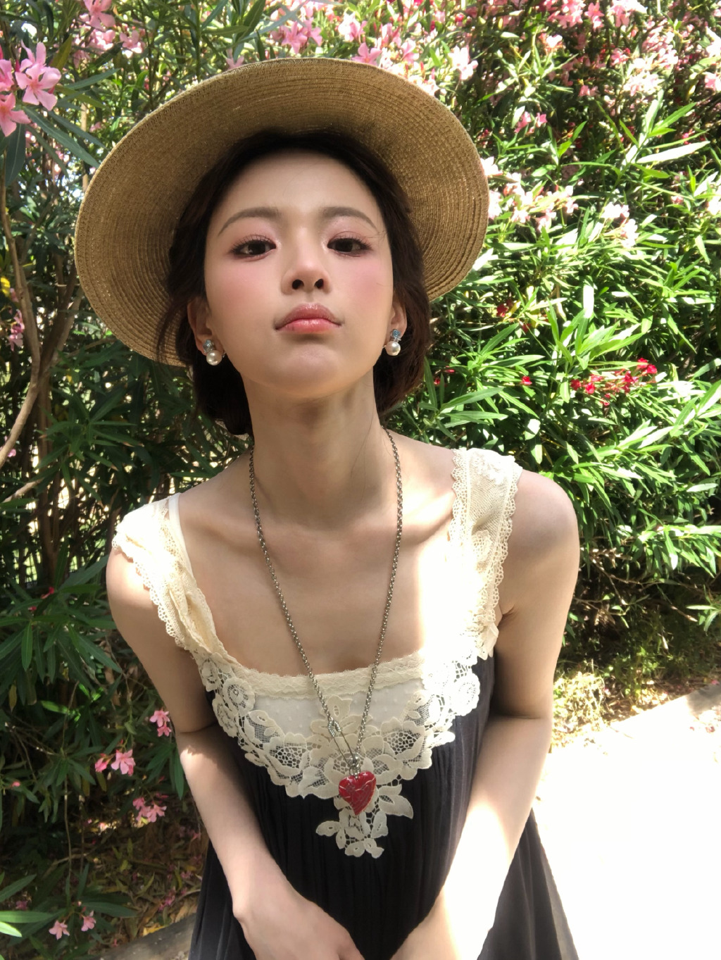 今天的作业交给杨超越妹妹