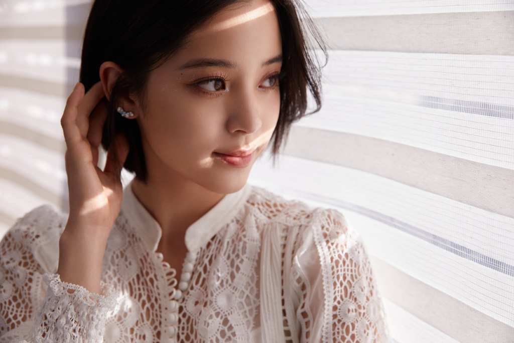 欧阳娜娜的气质，美在了艺术里