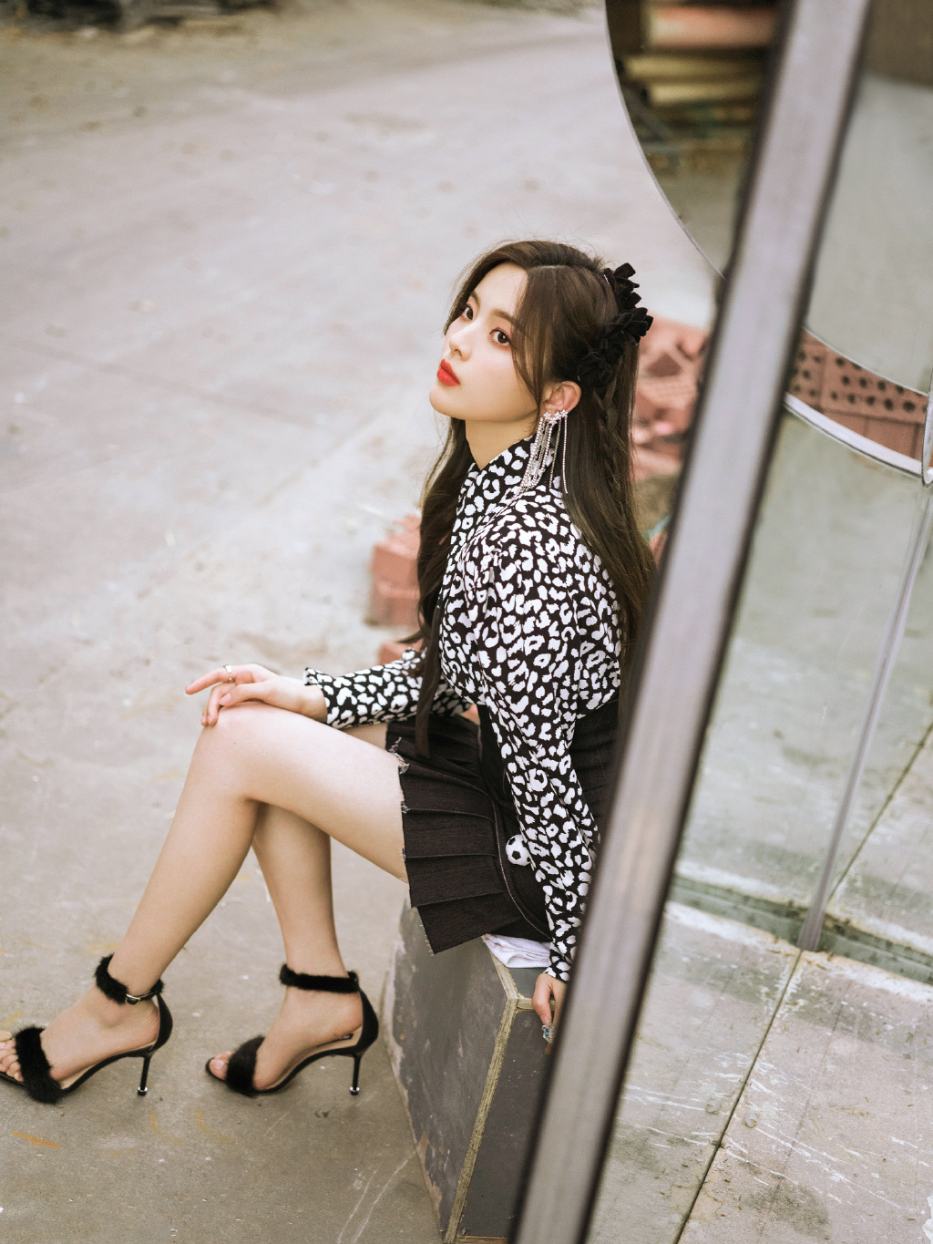杨超越大长腿美图