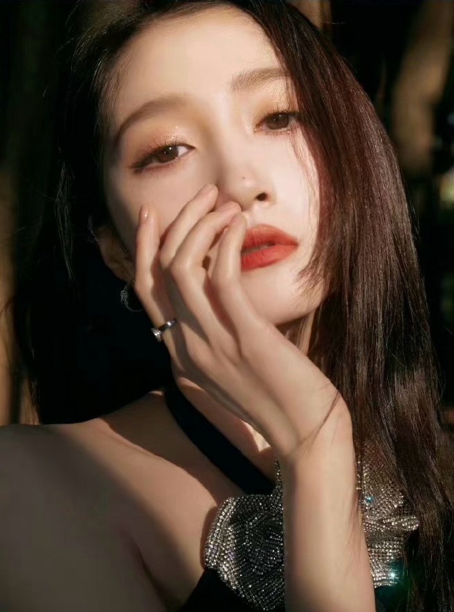 内娱女星盯着你看，没人能通关吧