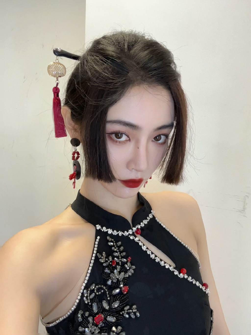 许佳琪，她有一双狐狸眼