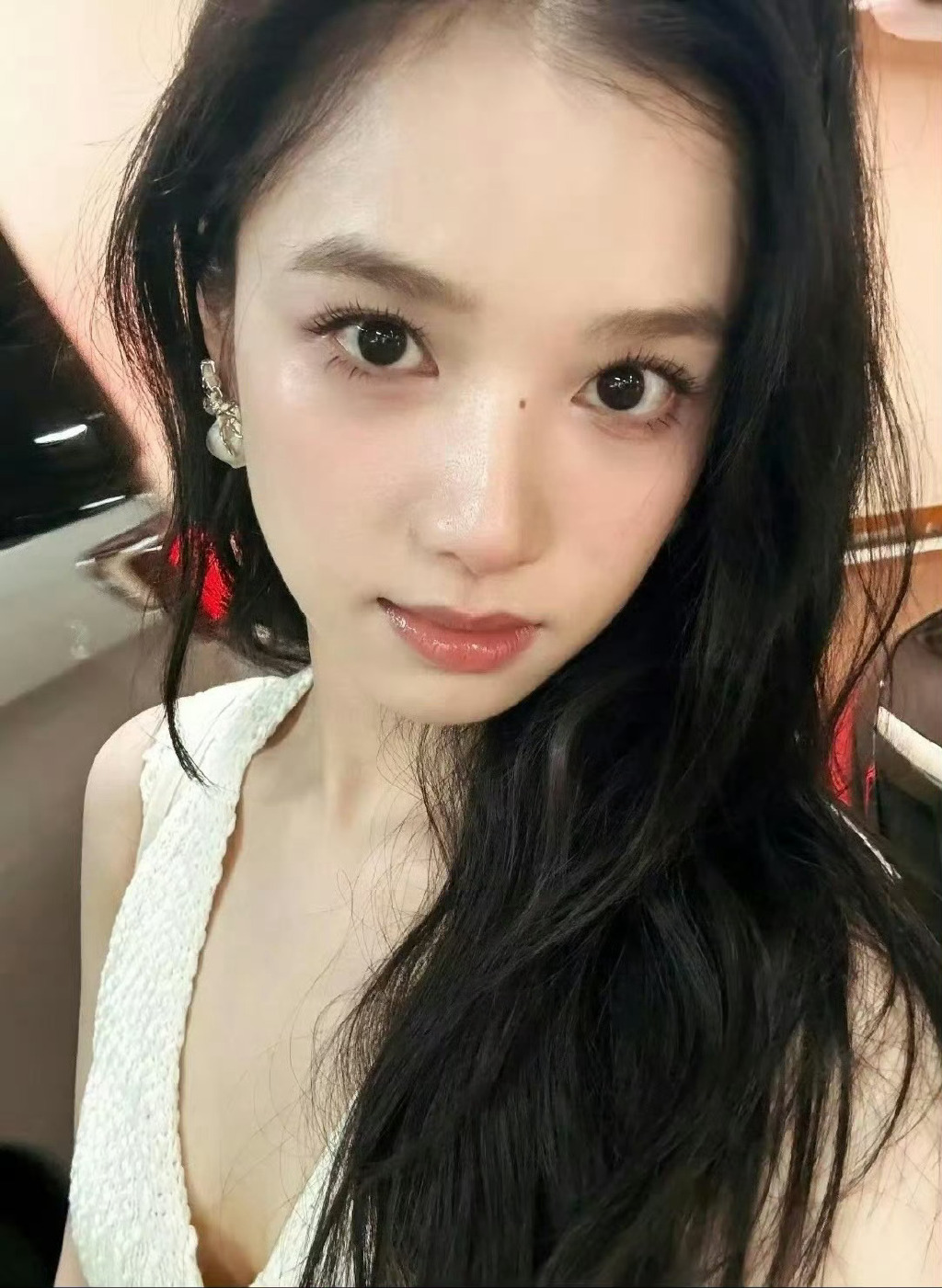 张婧仪极品自拍怼脸，不出来都不行
