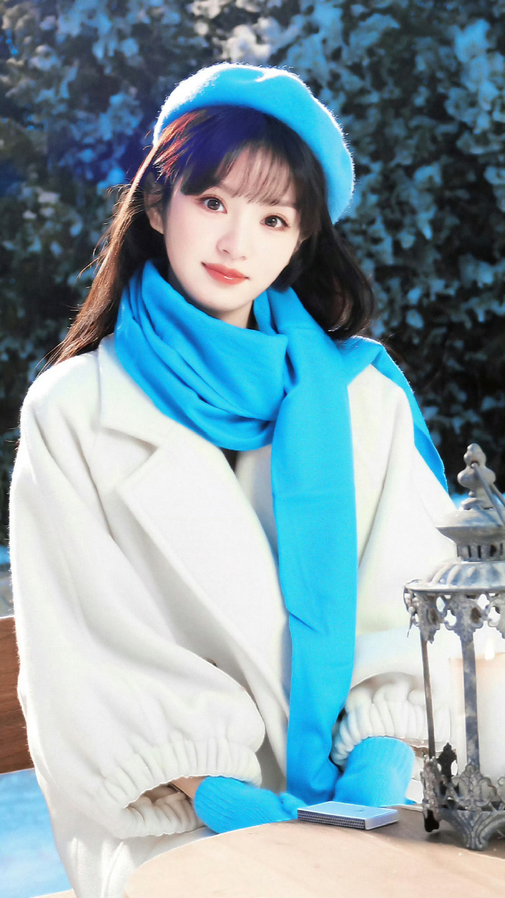 田曦薇的小鹿眼盛满冬日温柔，甜度满分