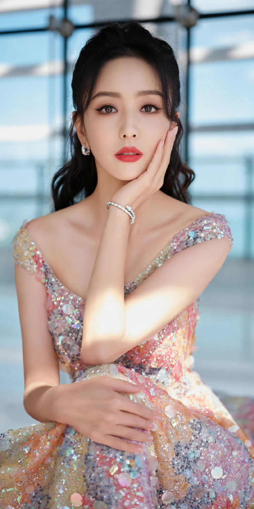佟丽娅，夫人好美