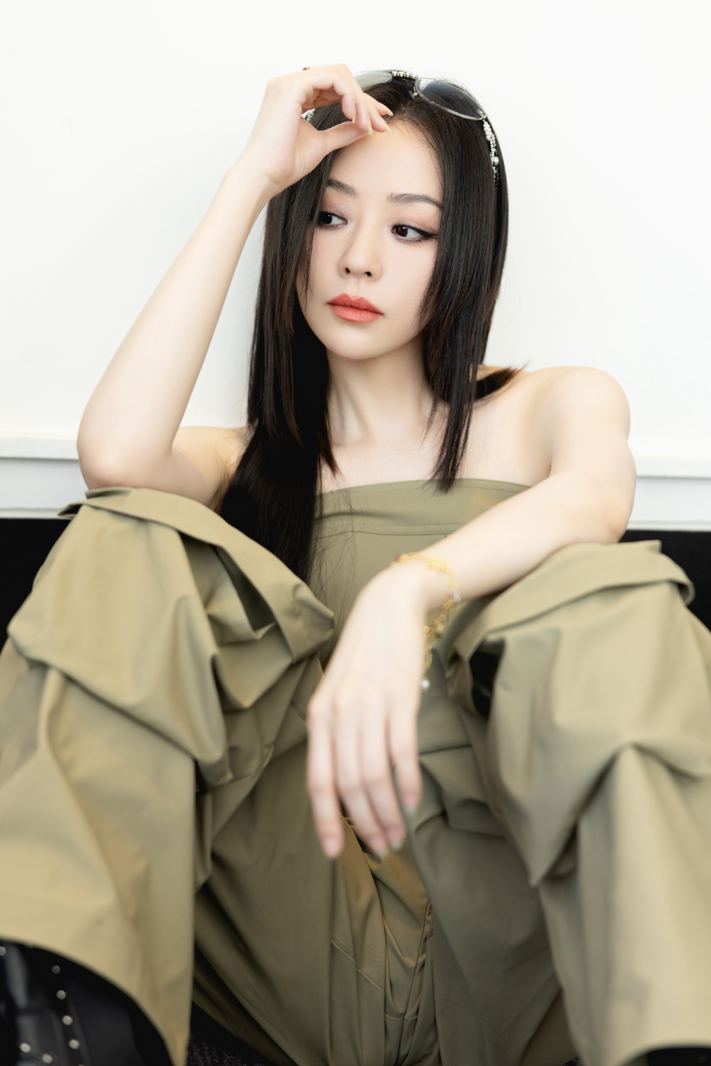 张靓颖这条裤子到底是方便还是不方便啊