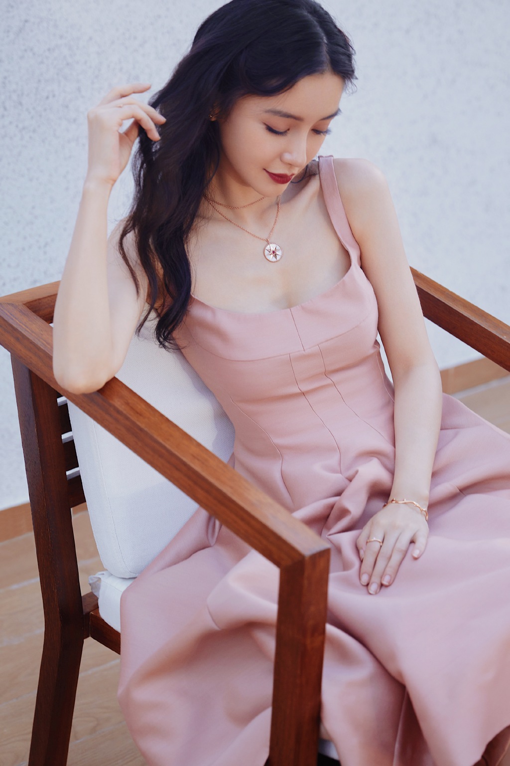 温柔甜美的Angelababy，身材颜值惹人羡慕