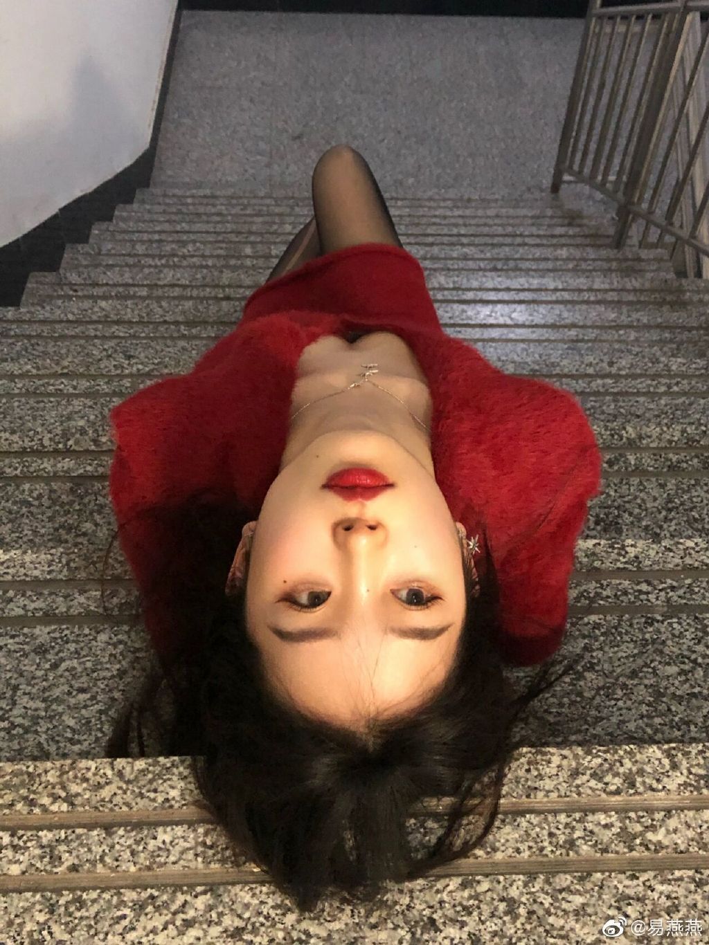 和媳妇在楼梯间……这角度绝了！