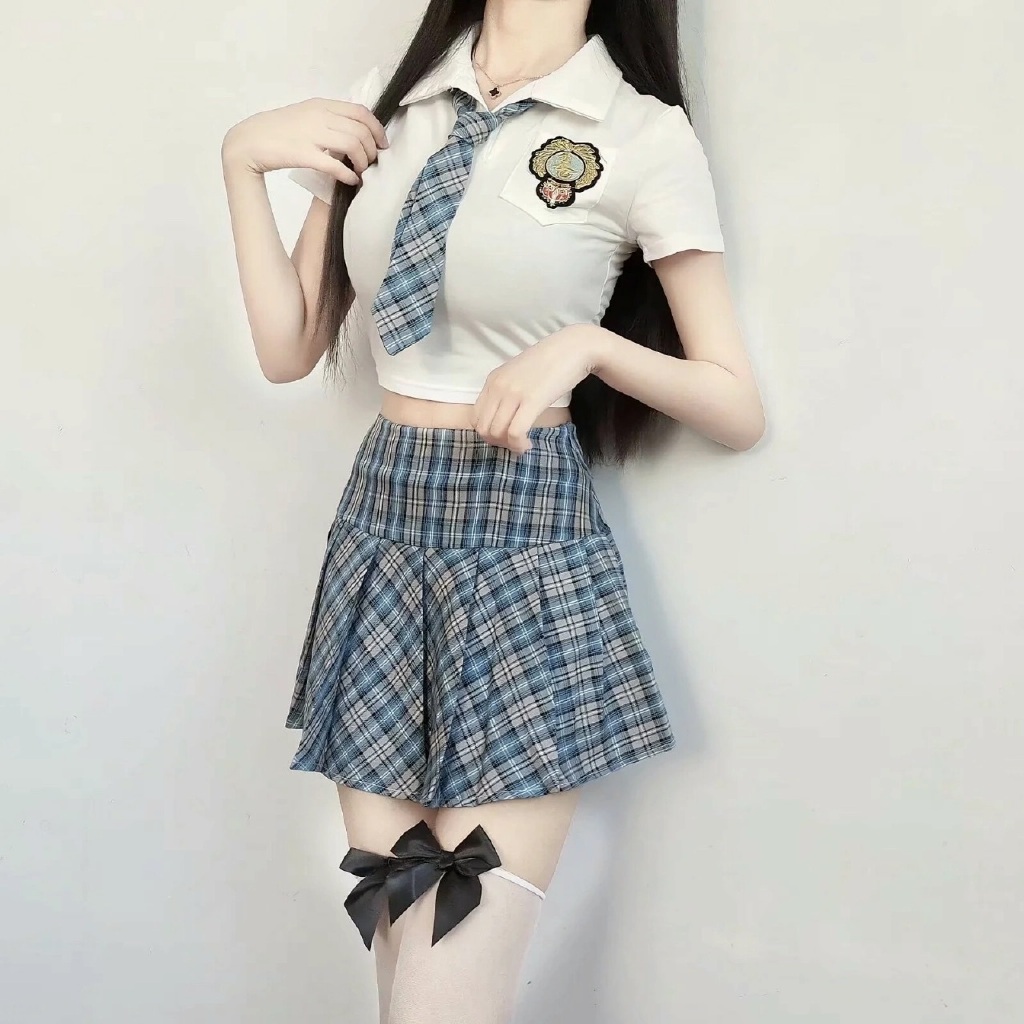 青涩乖巧小姐姐，JK制服小蛮腰