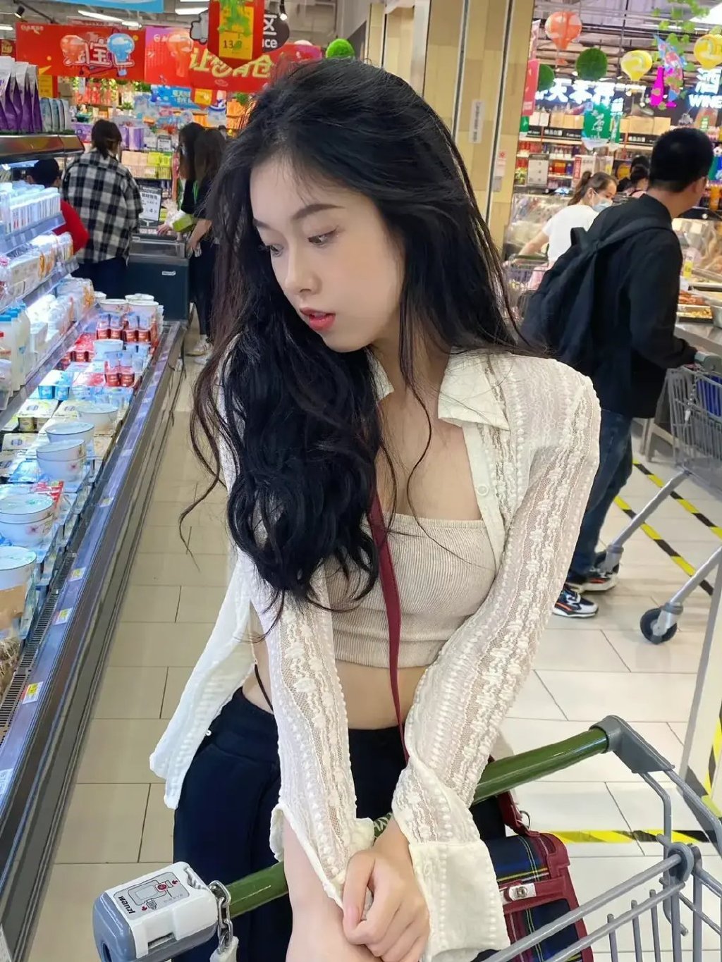 陪女友逛超市，后面一周都不出门了！