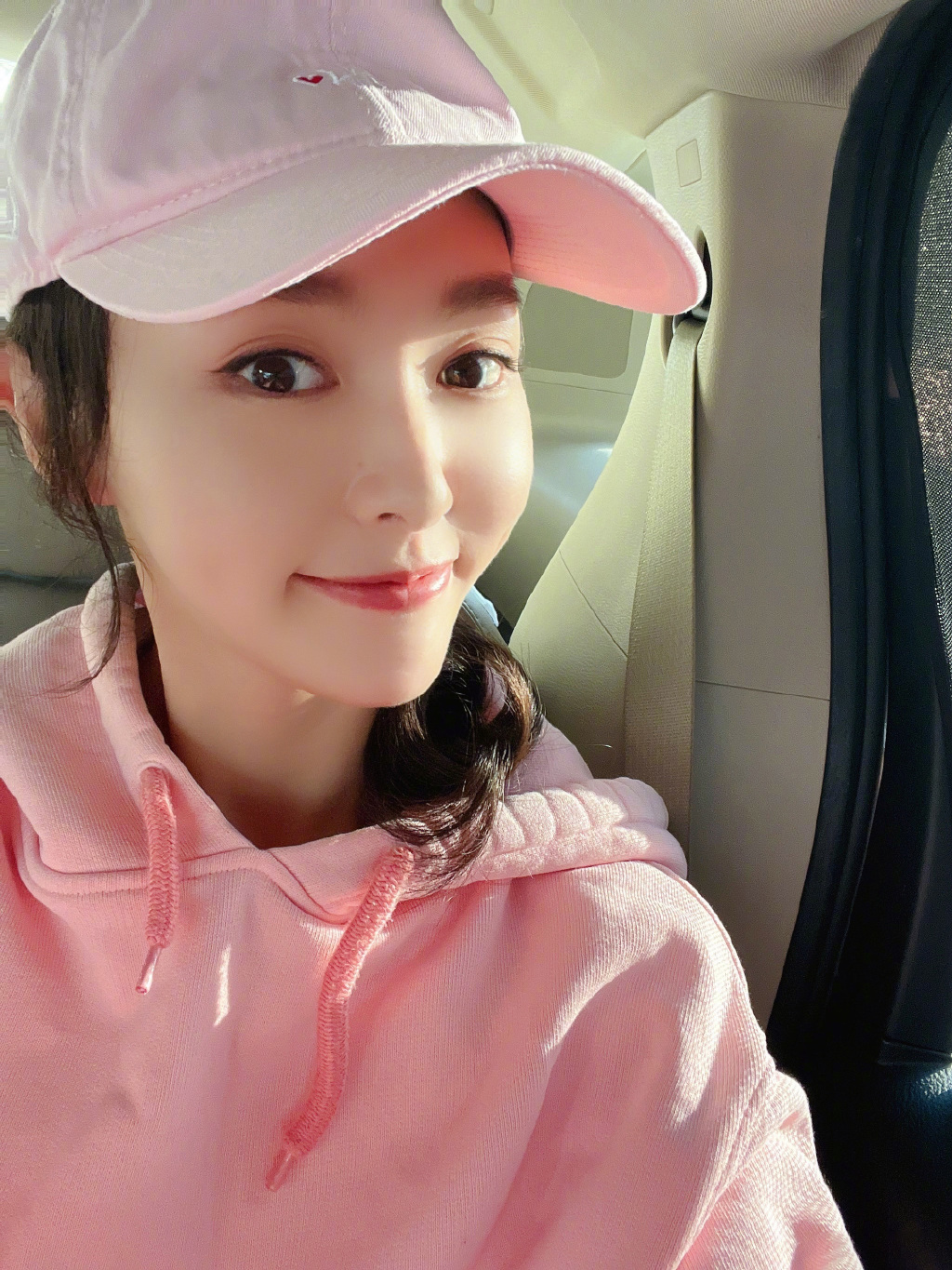 明星VS网红颜值哪家强？ 一大波美女来袭