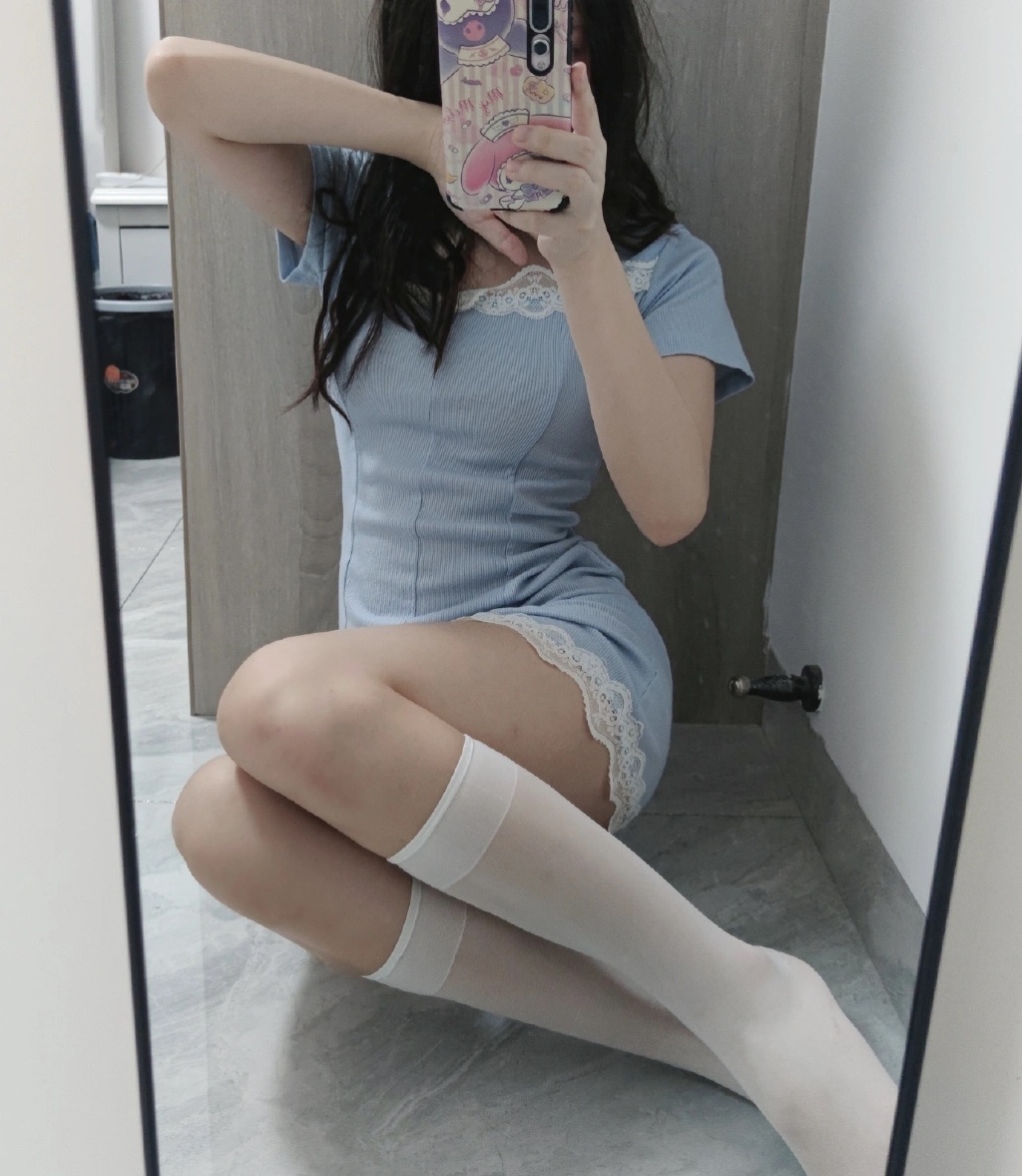 一个人在家，有点寂寞