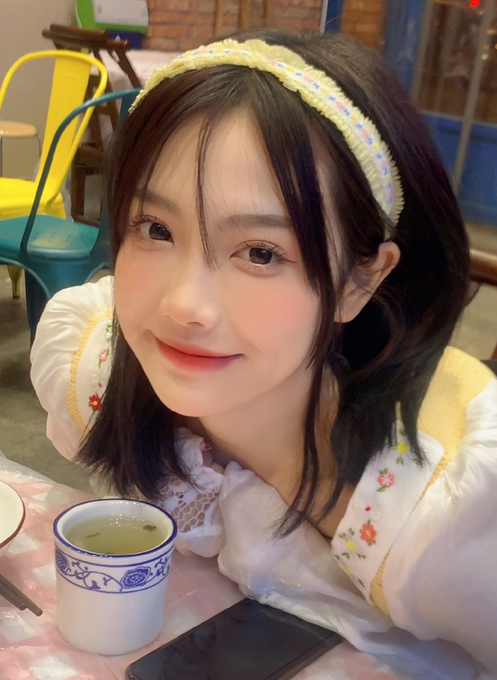 这是谁的女朋友，赶紧领回去