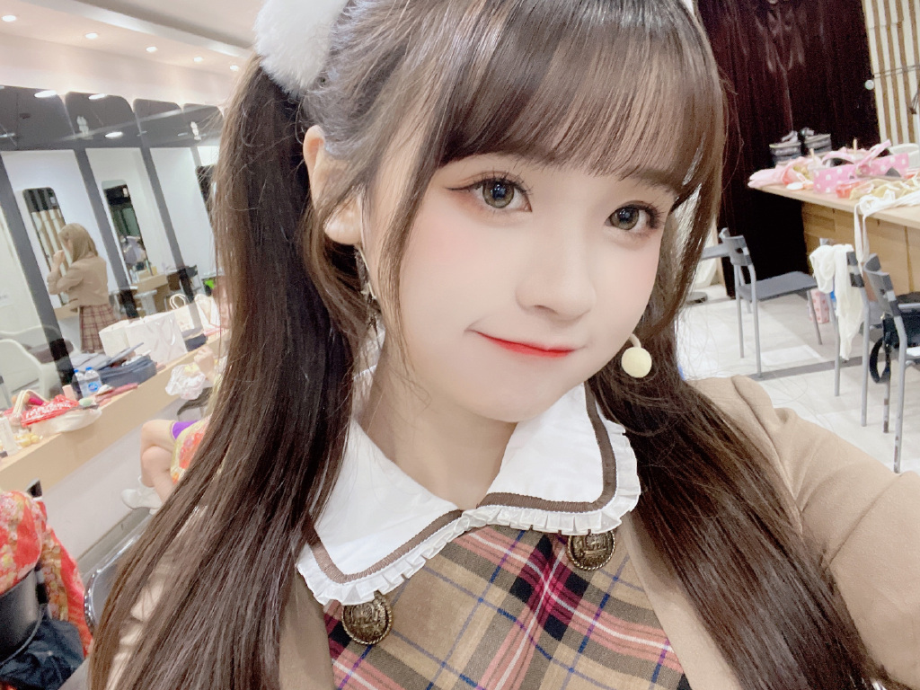 人气偶像团体SNH48成员@SNH48-颜沁