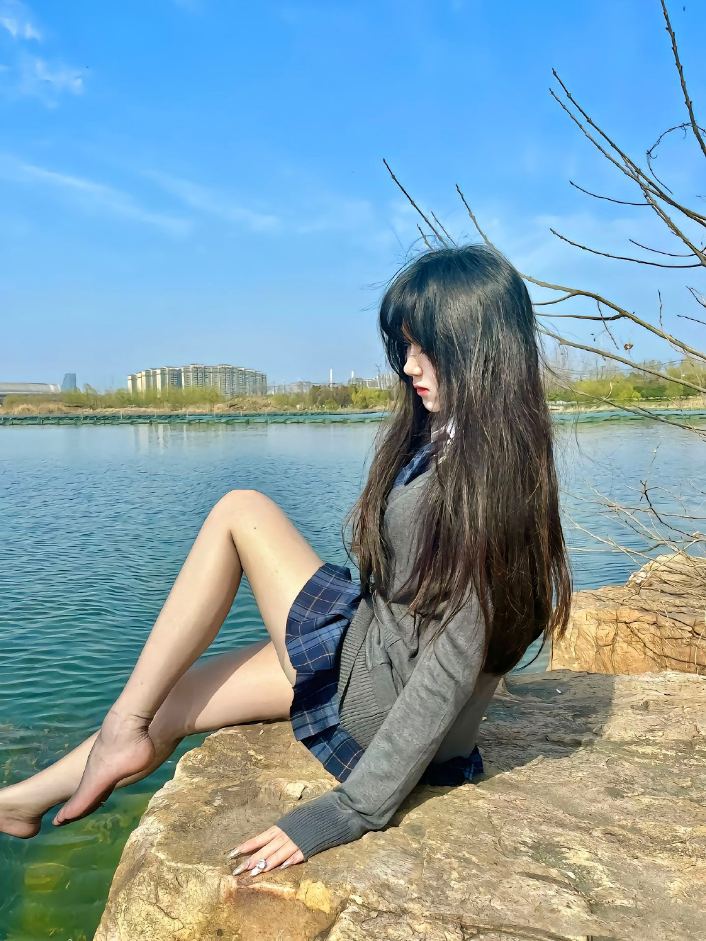 野战当然穿短裙，方便