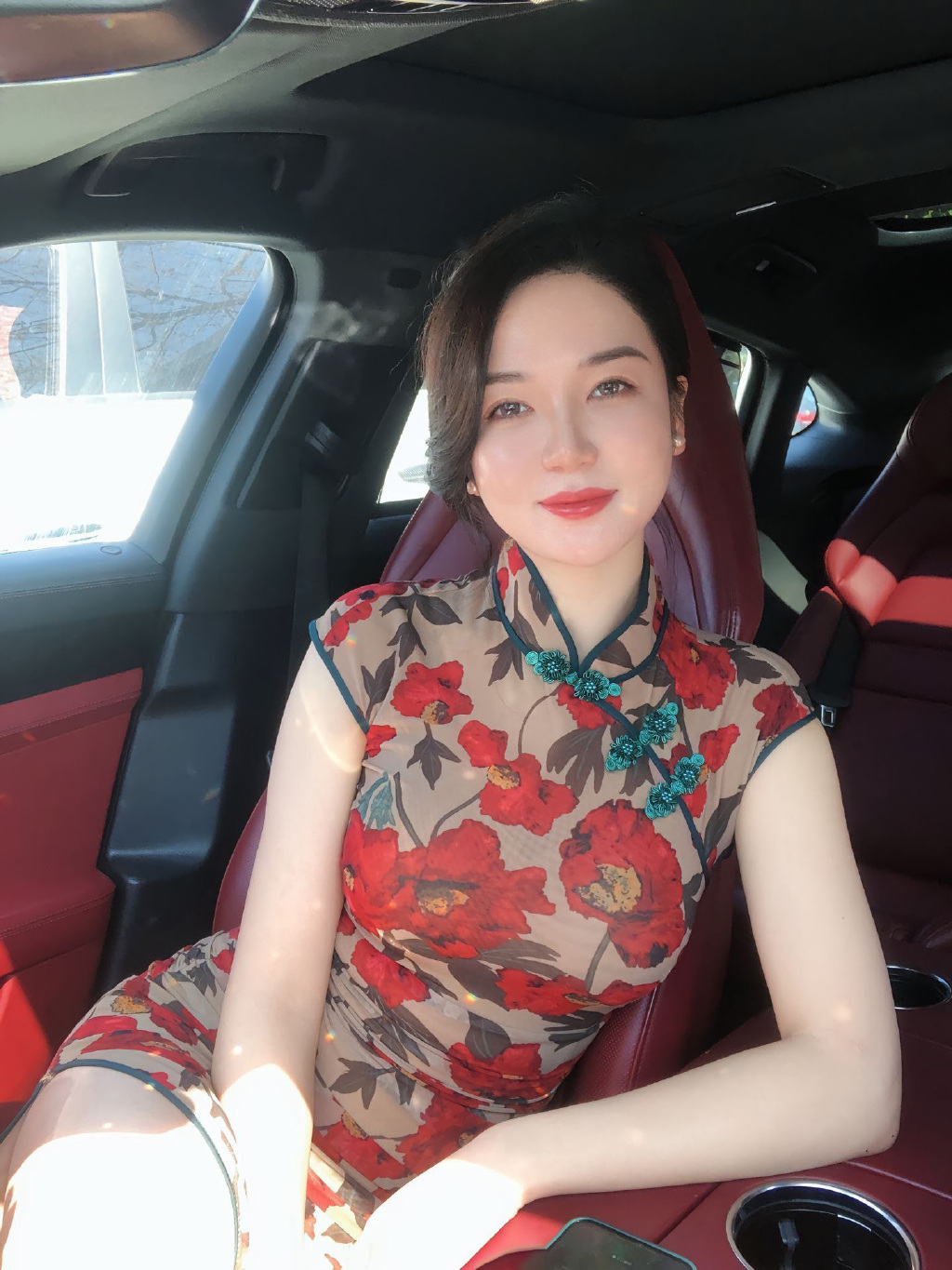小伙找工作吗？全是富婆