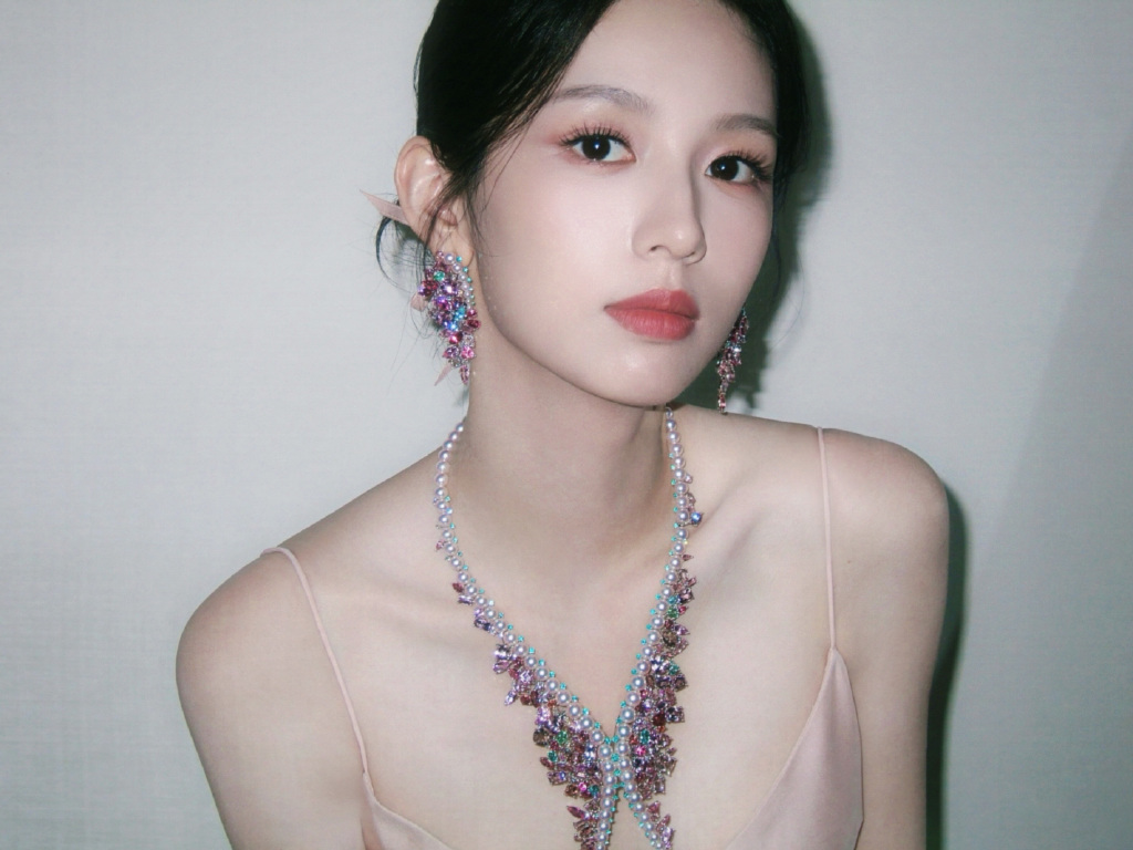 周也：比少妇边人的是贵妇