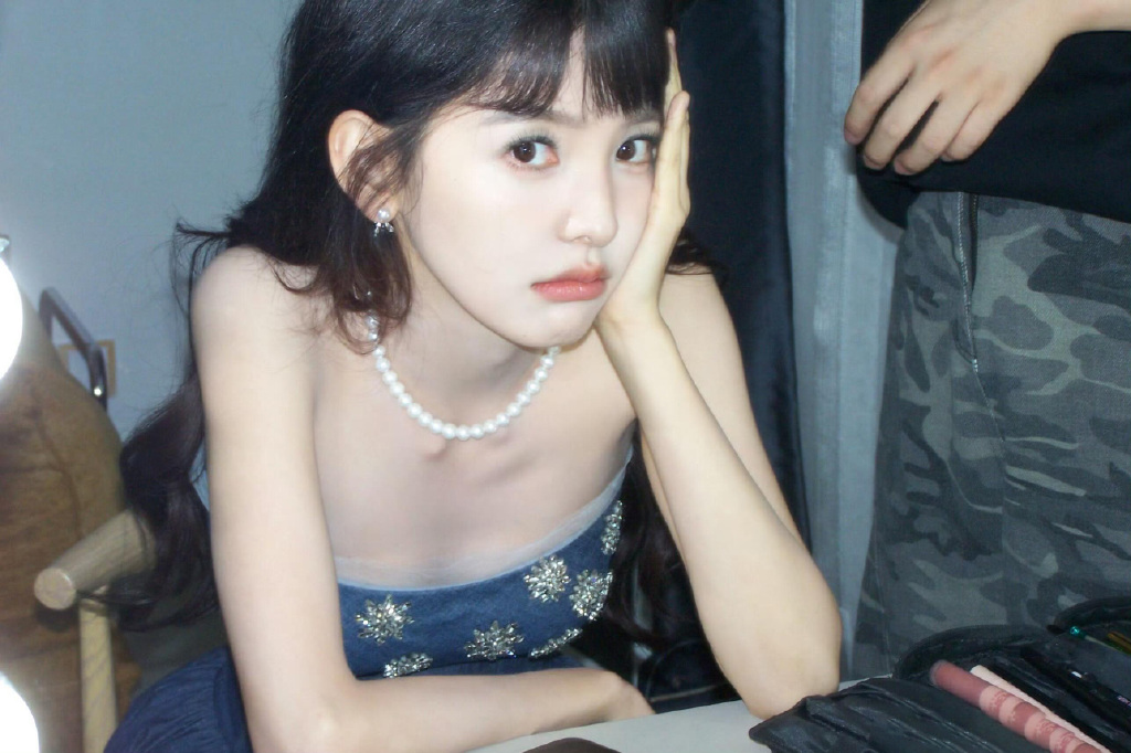章若楠，水灵水灵的女人味