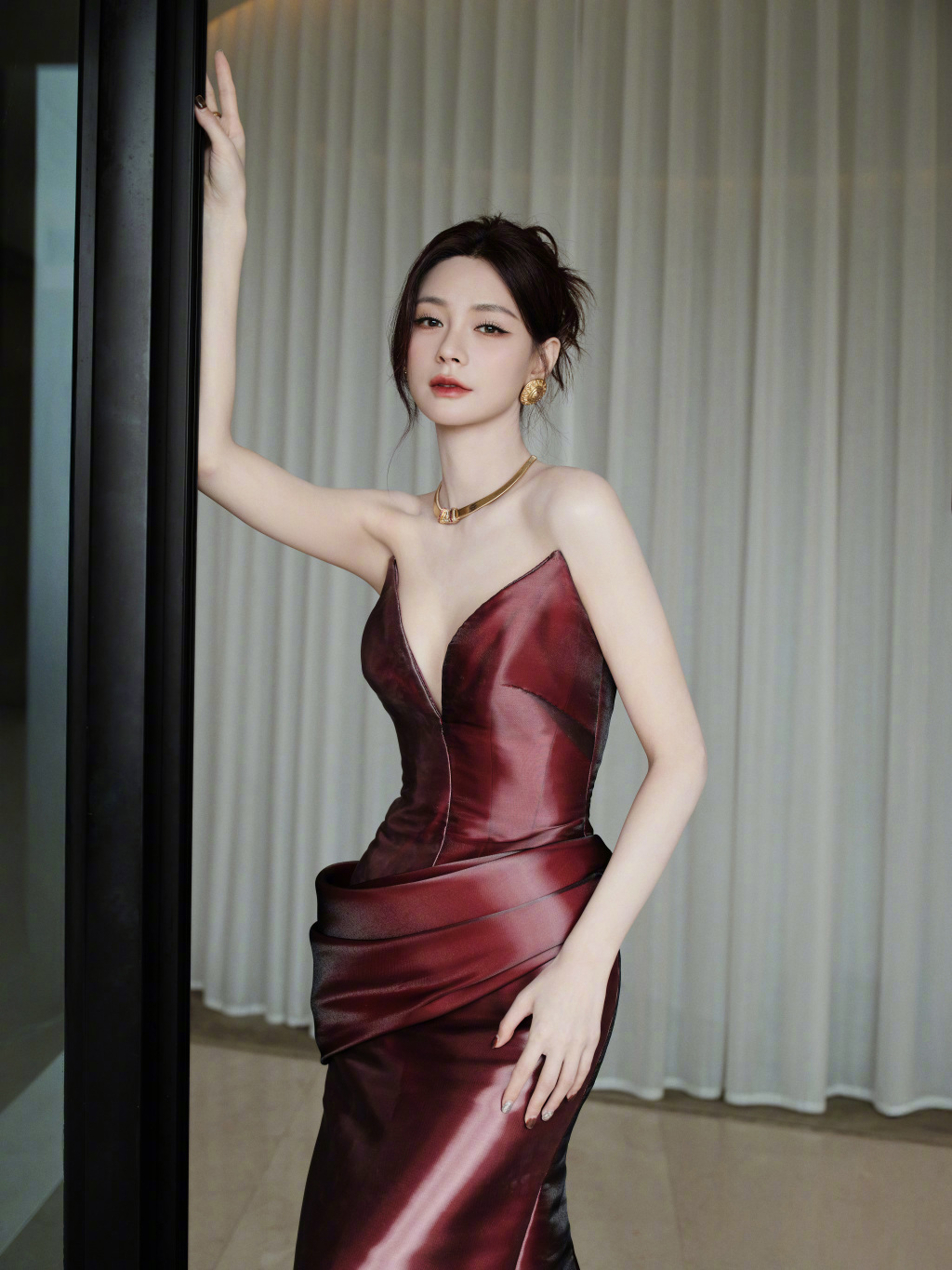沈梦辰的黄金项圈和眼镜，杜海涛好福气！