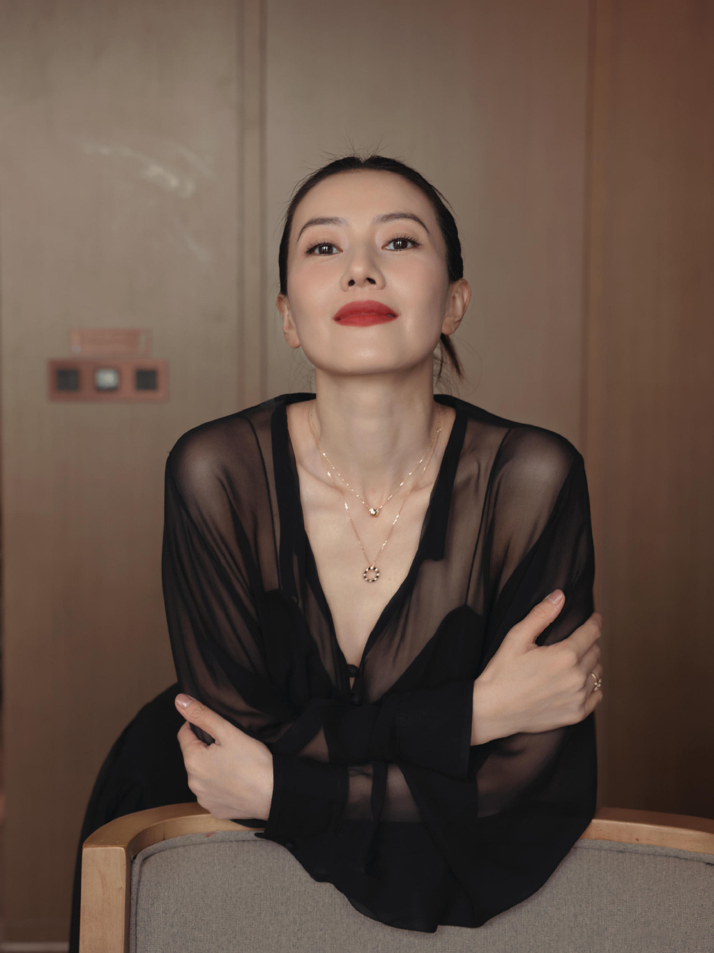 蕾丝战衣一穿，这是你没见过的高圆圆