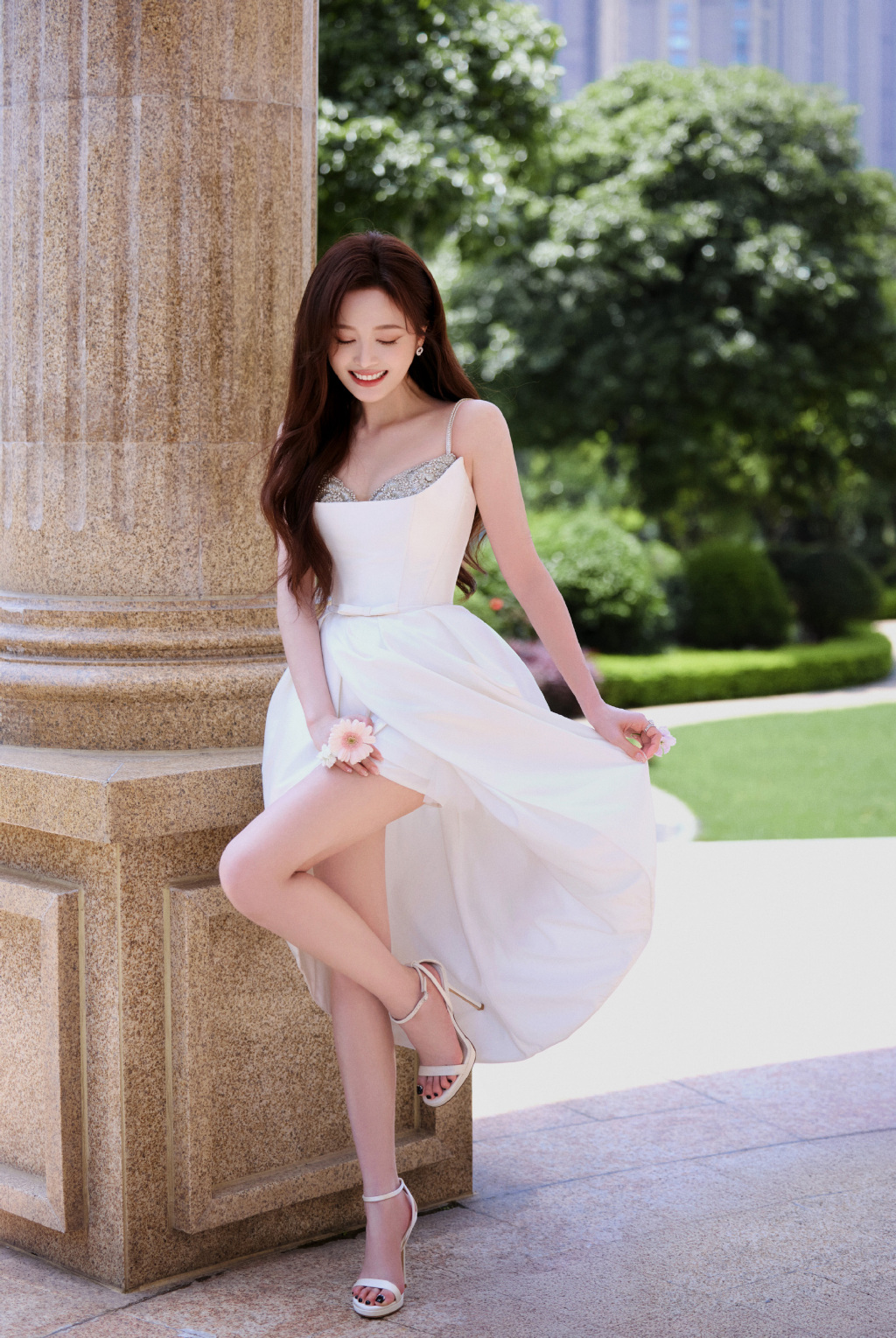 吴宣仪今天美得像公主