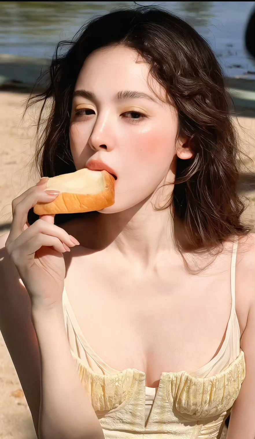 看着娜扎吃真是一种享受