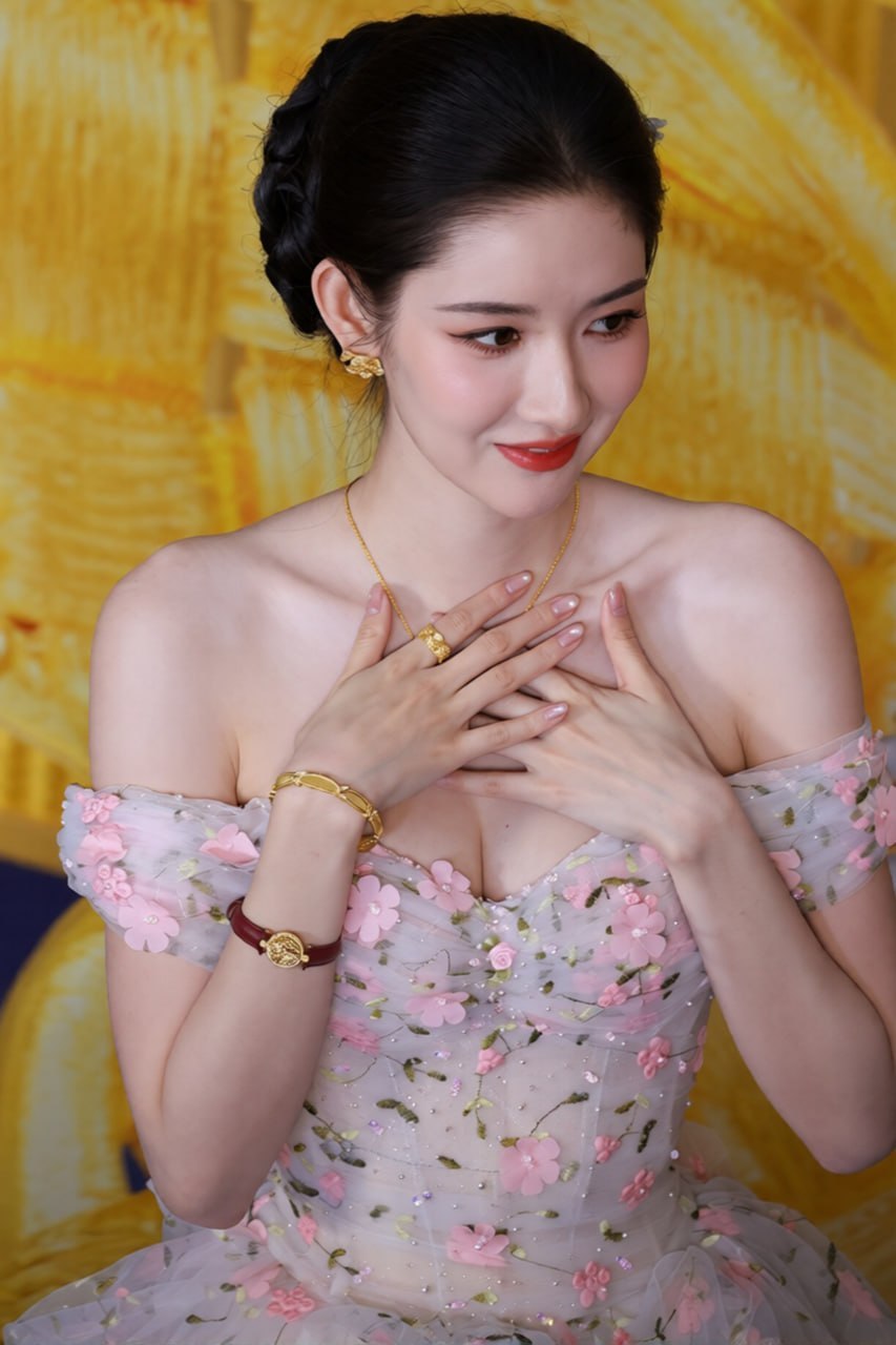 玉雯妹妹经典再回顾，谁不想成为那条项链呢？