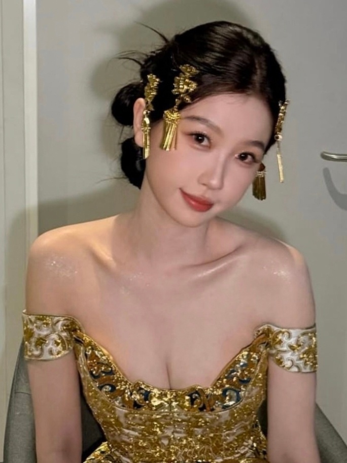 虞书欣这套抹胸真是好用