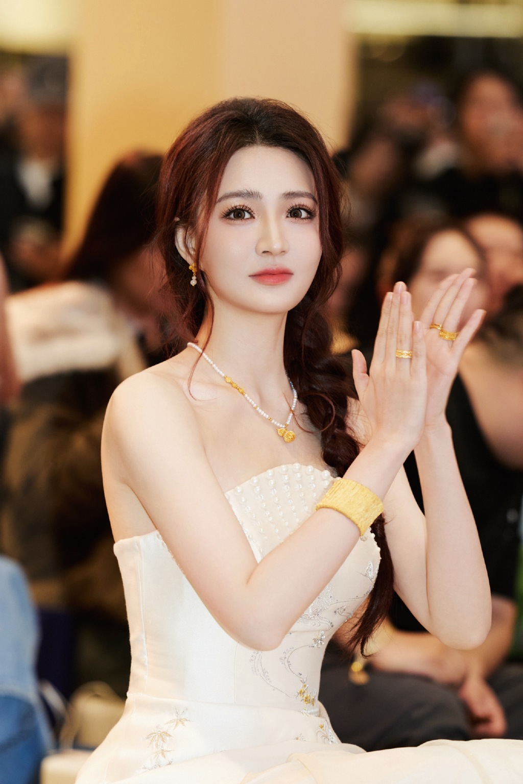 徐璐清雅国风，温婉佳人