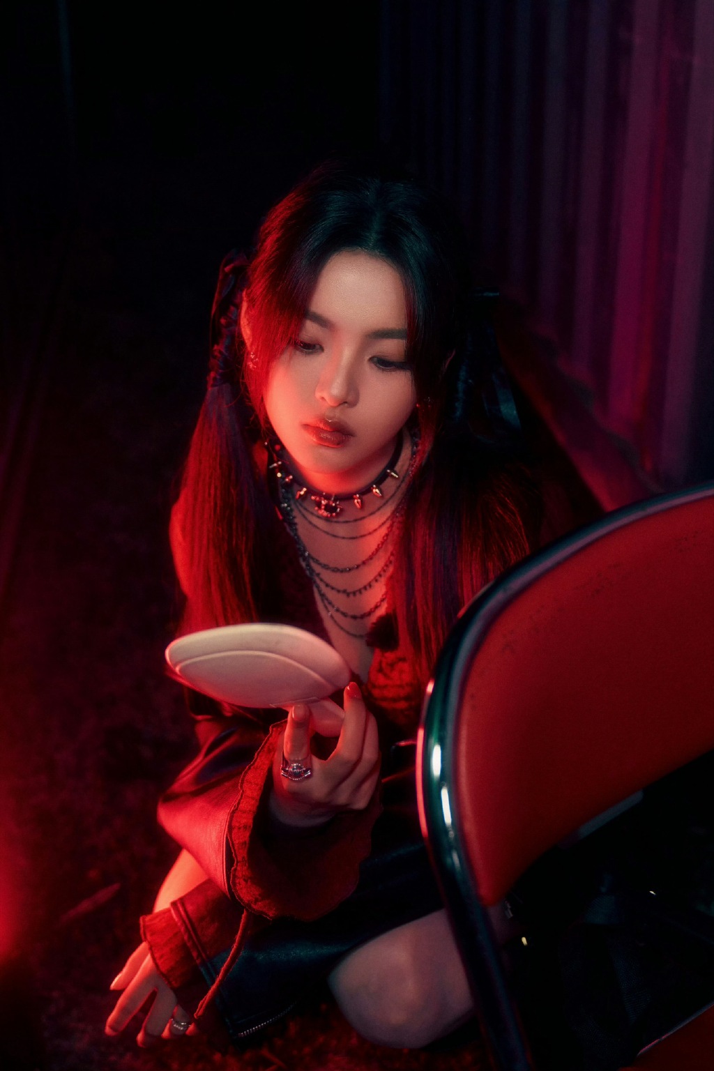 杨超越妹妹：就在这把椅子上吧